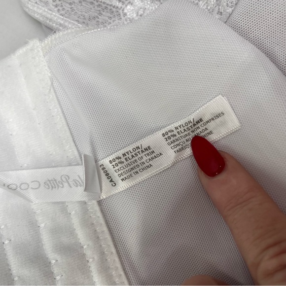 Chic‎ White Lace Garter Belt - Picture 8 of 9